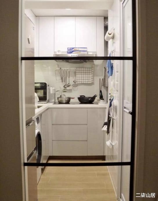 |头次参观闺蜜家4.3㎡小厨房，打开橱柜我服了！拍下回去照着收拾