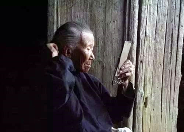 城中村|新婚三天丈夫奔赴前线,妻子留下独自苦等72年,最终结局如何?