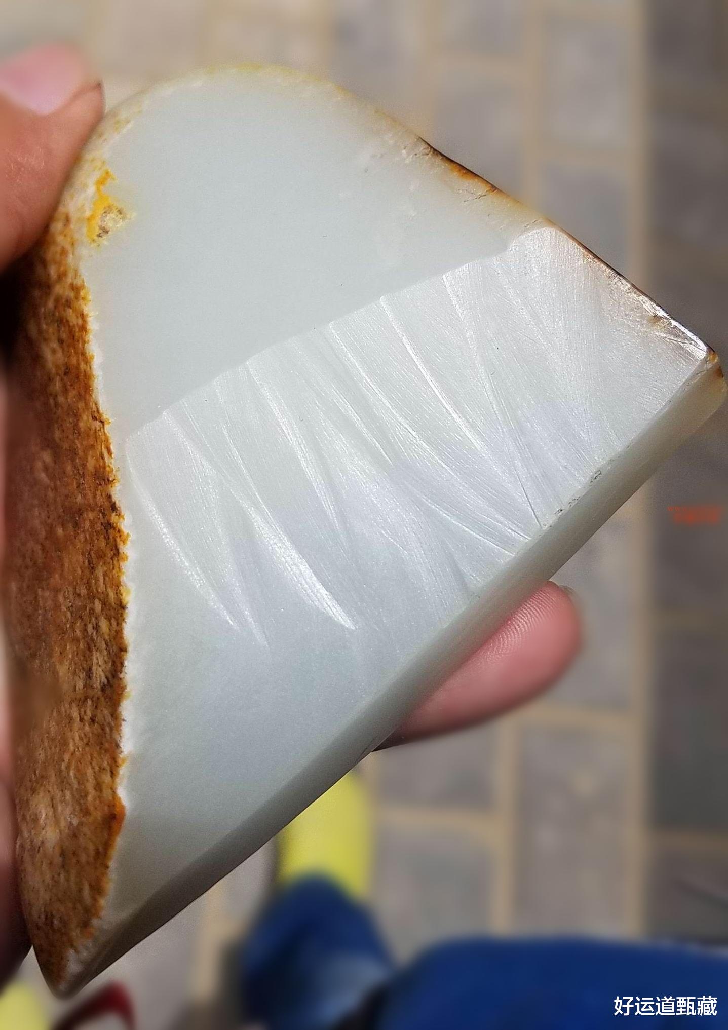 雕刻：和田玉原石更值得收藏，收藏品质好的原石，路更宽