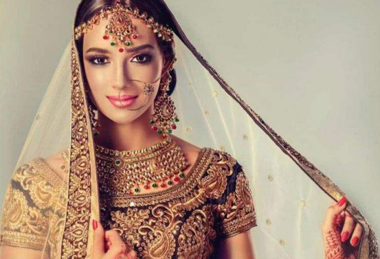 印度：河南农村里嫁来一个印度媳妇，两年后父母来探亲，认不出来女儿！