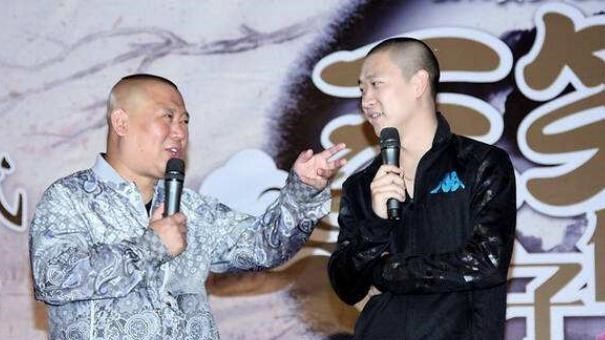 郭德纲|同样是背叛,为何郭德纲原谅朱云峰,而却对曹云金斤斤计较呢?