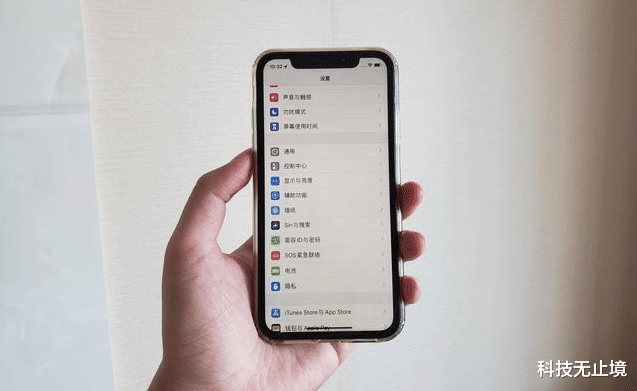 【iPhone SE】从6499跌至“小米价”，苹果彻底妥协，网友：比新iPhoneSE更香！