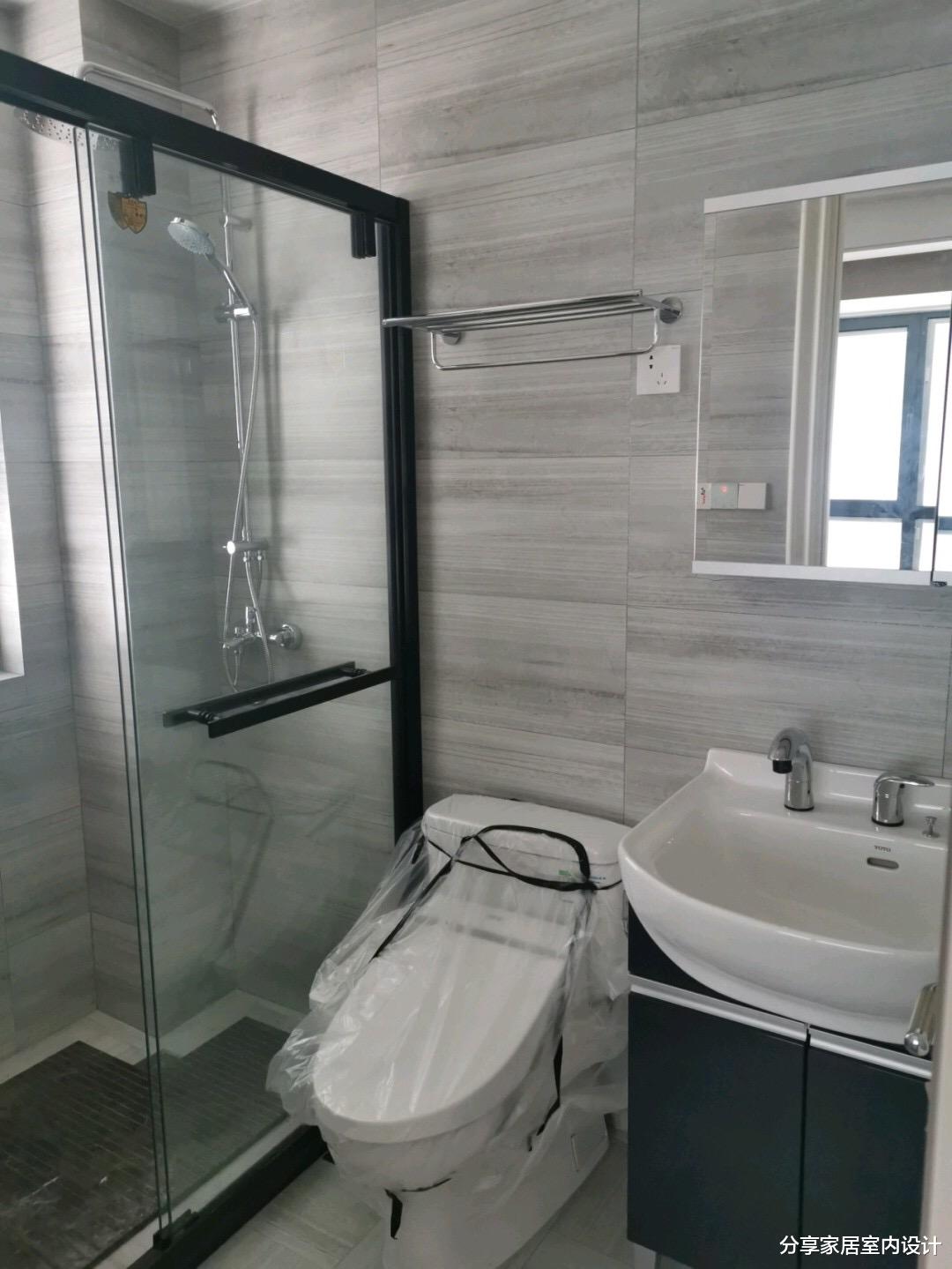 『』学她家装修,电视墙很大气,过道打柜子太实用了,全屋都很喜欢!