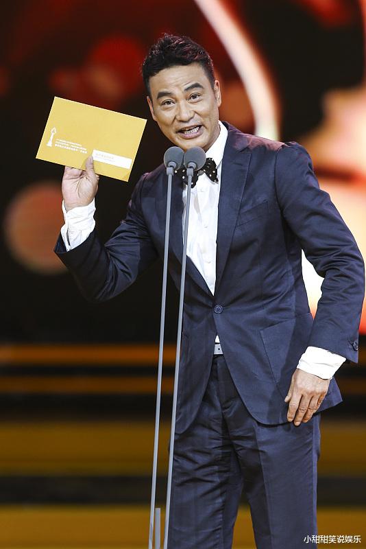 「任达华」影帝任达华座驾曝光，一般人买不到，当地保险没胆接保：估不了价