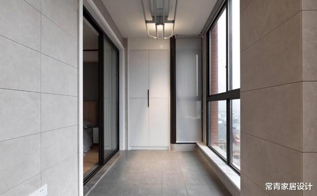 『』花40万打造的高级灰，客厅用仿木纹地砖，完工后超有格调