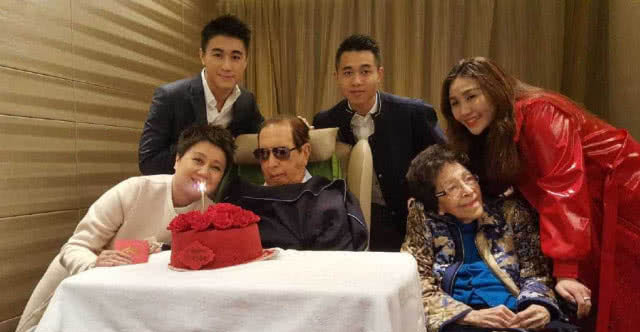 #赌王#赌王第17子何猷邦神秘身份揭开：自幼精神异于常人，现长居美国