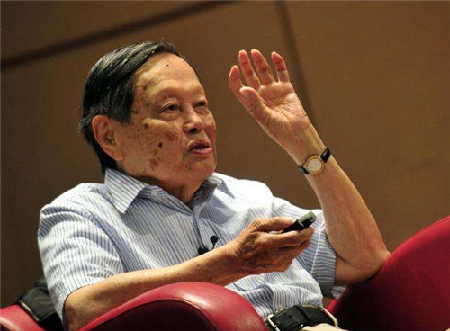 「对撞机」97岁杨振宁的最后一战：宁可晚节不保，也要阻止中国开展千亿项目