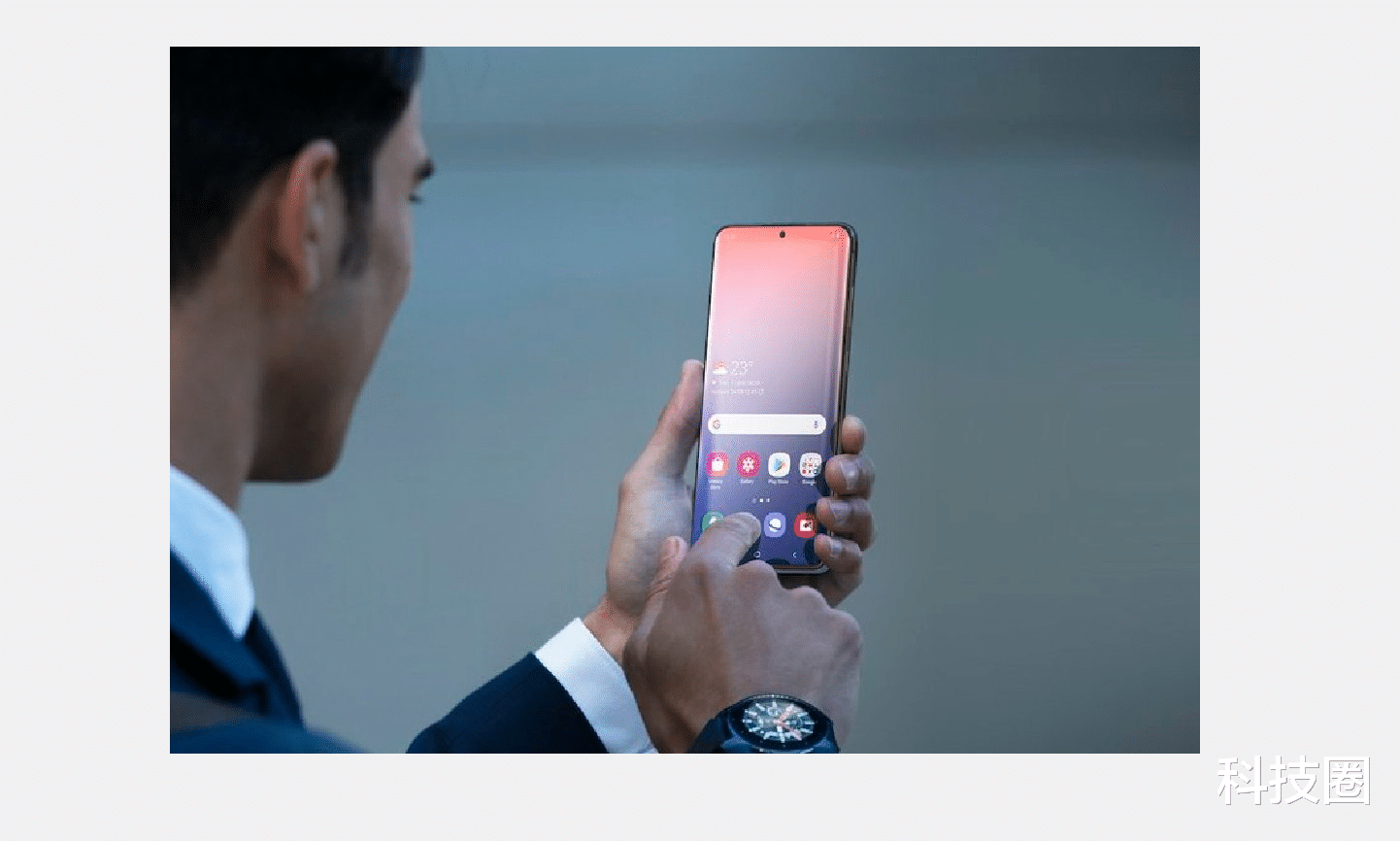 tiktok|外媒给出三星S21 Ultra外观，三星又变强了接近100%屏占比