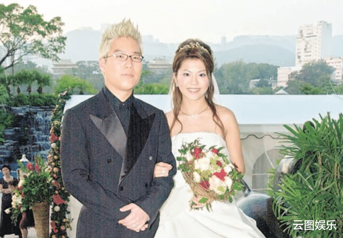 康子妮|离婚不到一个月!林晓峰前妻深夜约会40岁大叔,两人还同回豪宅