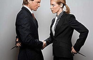 []当你领导很讨厌你，你该怎么办？答案很简单！