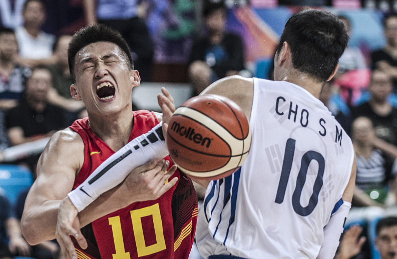 [辽宁男篮]周鹏曾是他的“下手”，朱芳雨是手下败将，退役后在家乡创办学校