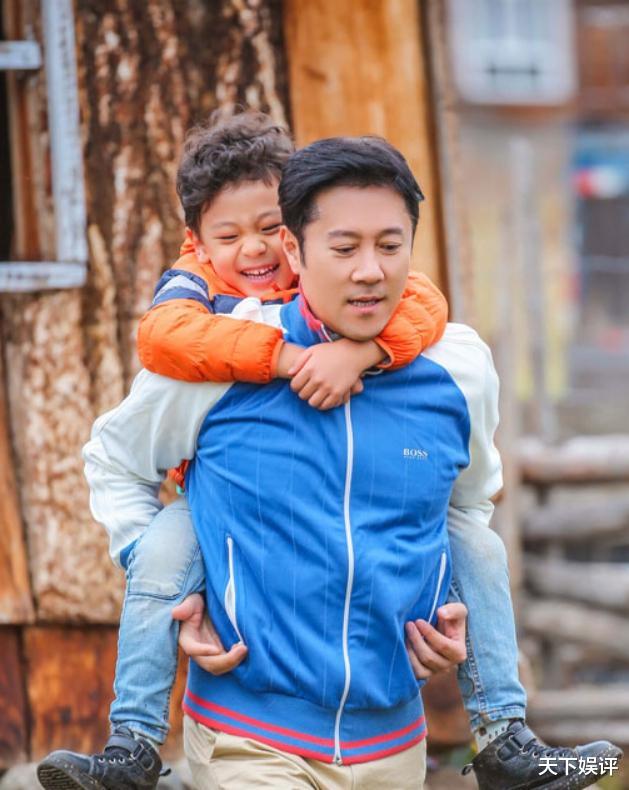 春晚|他曾21次登上春晚，被富婆追8年才步入婚姻，今儿子成他的骄傲