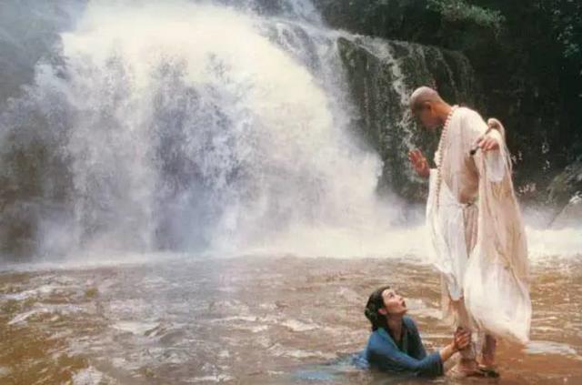 法海|被删减的电影《青蛇》，时隔十余年，今才懂小青和法海发生了什么