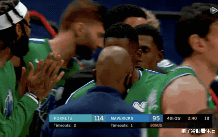 曼联|双双驱逐！开赛至今最火爆冲突 第一武将挑战兄弟俩 队友捂嘴偷笑