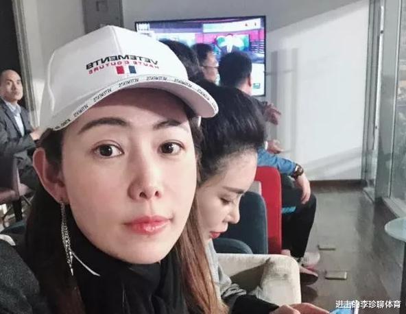 林志玲|前国脚娶到二婚亿万富婆，身材美貌比肩林志玲，开着游艇到处玩