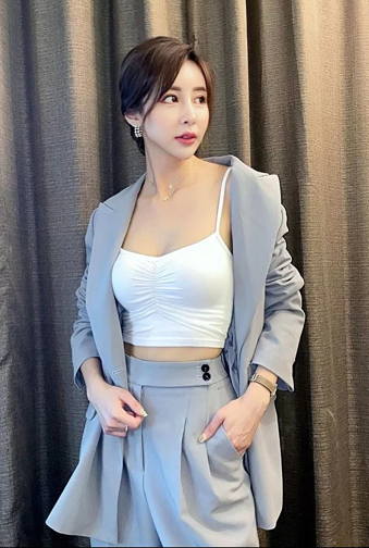 职业装：“别样”的职业装，彰显“别样”的美，玩转“别样”的职场人生