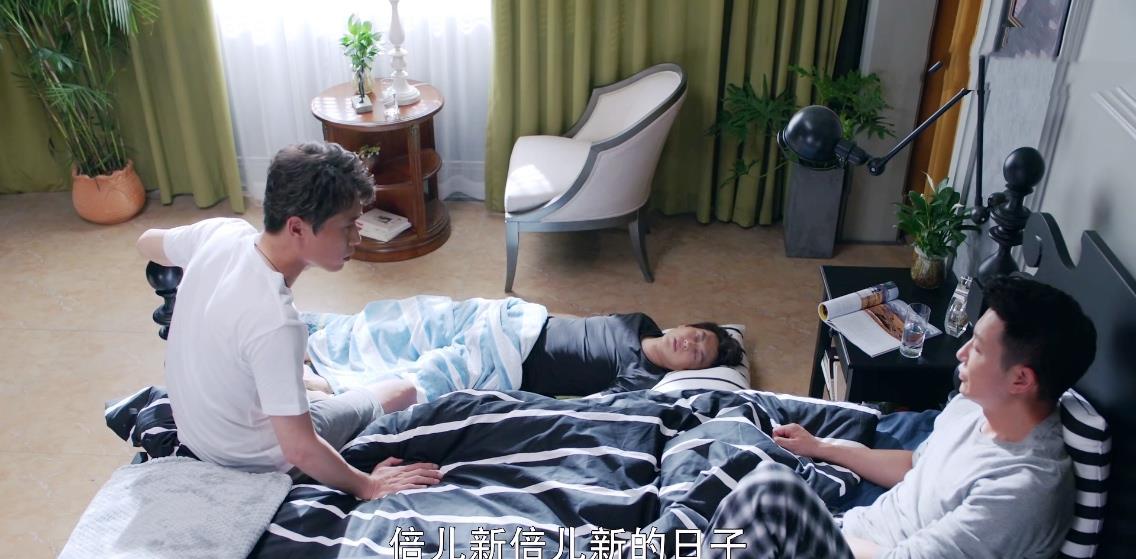 「周里京」靳东新剧遭翻车，评分仅5.2，“中年怨妇团”这次终于翻身了