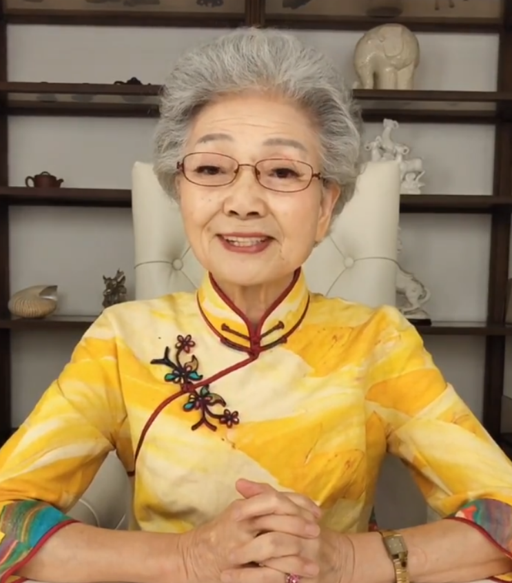 短发|见证一个女人变老，除了越来越深的法令纹，还有越来越短的头发