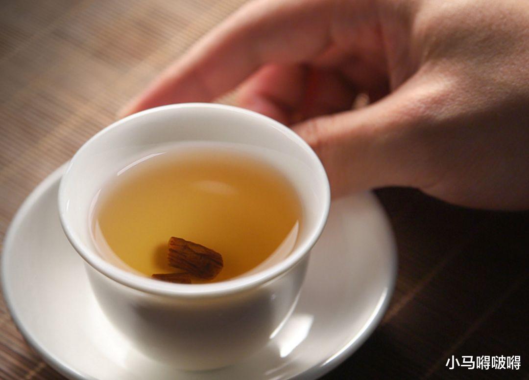 肝脏■48岁女子，查出肝癌，2样东西吃太多，易惹癌上身，再喜欢也要少吃