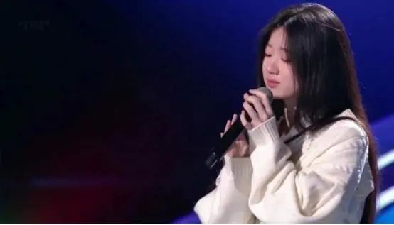 单依纯|这届《好声音》跑偏，只顾宠导师，冠军单依纯曾被韩红否定