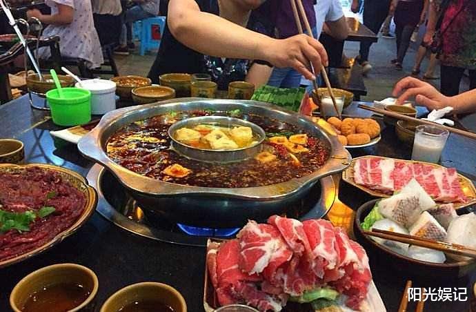 [火锅]吃火锅时，专调这3种蘸料的人，服务员：一看就是资深吃货