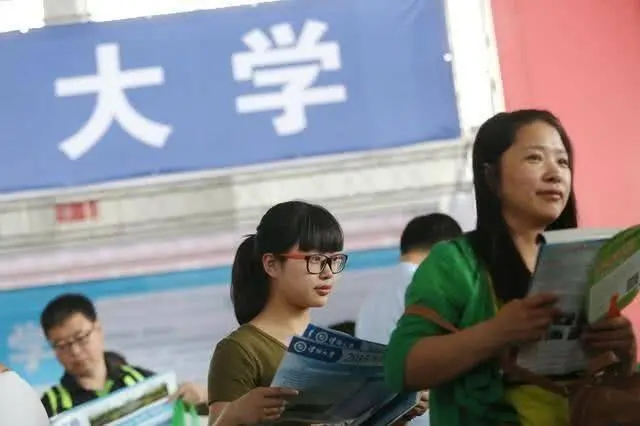 「」已经泛滥成灾的五个大学专业，毕业工作难求，前途也是一片迷茫