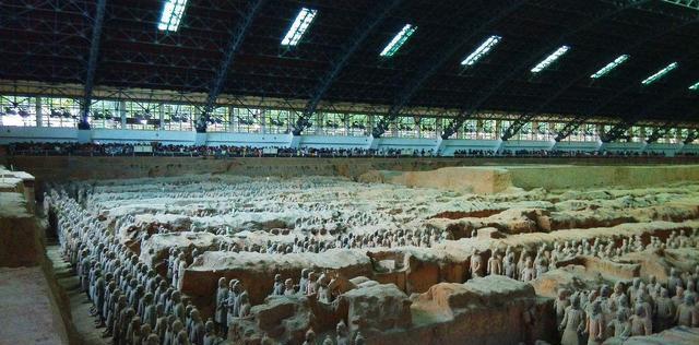 「项羽」项羽派人去盗秦始皇陵墓,打开墓穴时,一只金色的大雁从墓中飞出