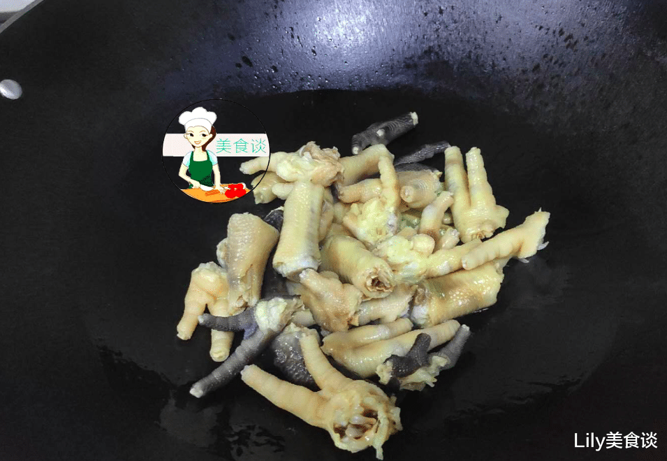 『下酒菜』天越热，老公越馋这道下酒菜，焖一焖，又香又解馋，鲜到直流口水