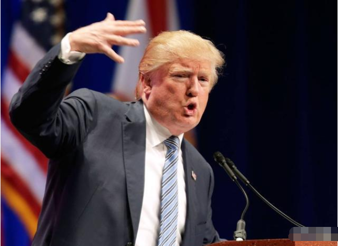 『美国』突然发动空袭！为了对外转移美国的危机，白宫或许要真发动战争了