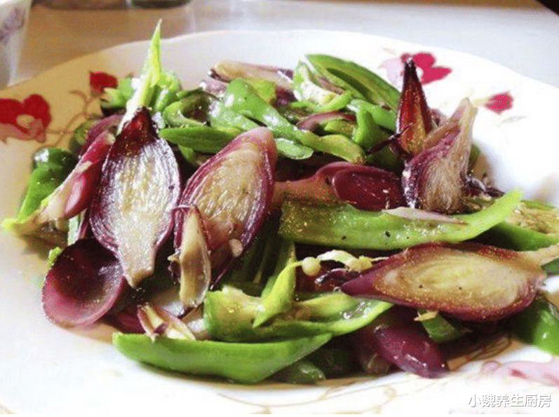 青椒|夏天，宁可少吃猪肉，也要多吃此菜，气血足了，脸色更红润