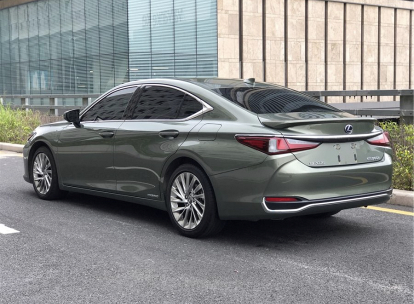 #雷克萨斯ES#那些花50万买雷克萨斯ES300h的人，都是怎么想的？