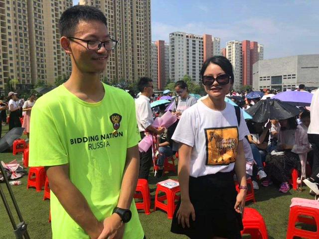 高考▲一年过去，考635分放弃985大学的跪母考生王恒杰，现在怎样了？