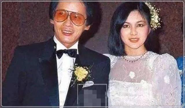 关之琳|关之琳大方晒卧室，床头的两条锁链实力抢镜，网友：有啥用？