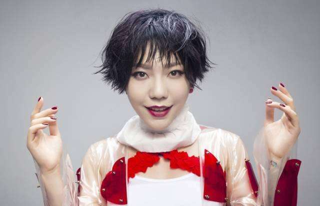 [吴莫愁]曾因《中国好声音》一炮而红，后来因耍大牌，人气早已不在