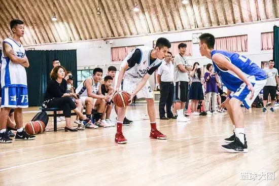 ：好消息！效力湖人！中国要有新NBA球员了！