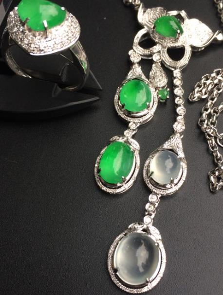 翡翠|翡翠打蜡是商家欺骗消费者的一种手段吗？