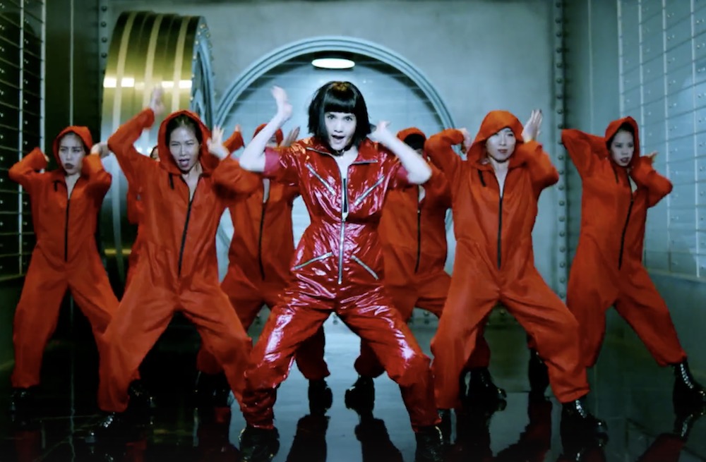 杨丞琳|杨丞琳发表出道20年新专辑,有听众批评太水,也有人表示很惊喜