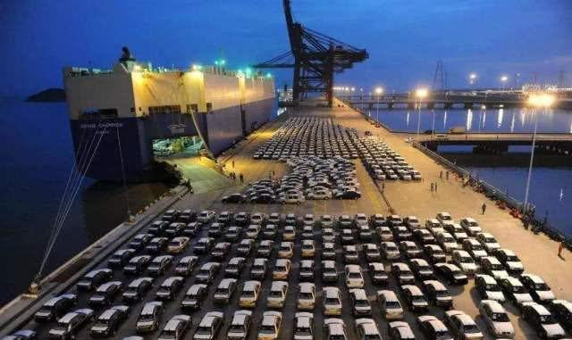 【宝马X5】宝马X5“库存如山”，一辆便宜20万无人买单，经销商苦不堪言