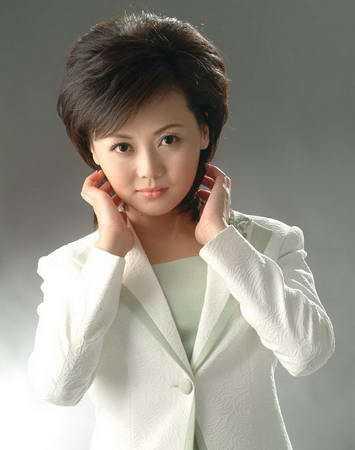 央视|央视著名女主持颜值排行：董卿居然仅排第5，第1位无人撼动