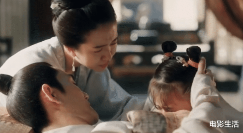 朱一龙▲《清平乐》里和王凯搭戏，戏外为朱一龙唱应援曲，小徽柔可爱出圈