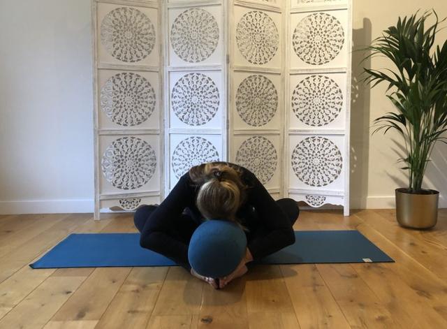 瑜珈|30分钟内让你身心平静、释放压力的9招阴瑜珈练习