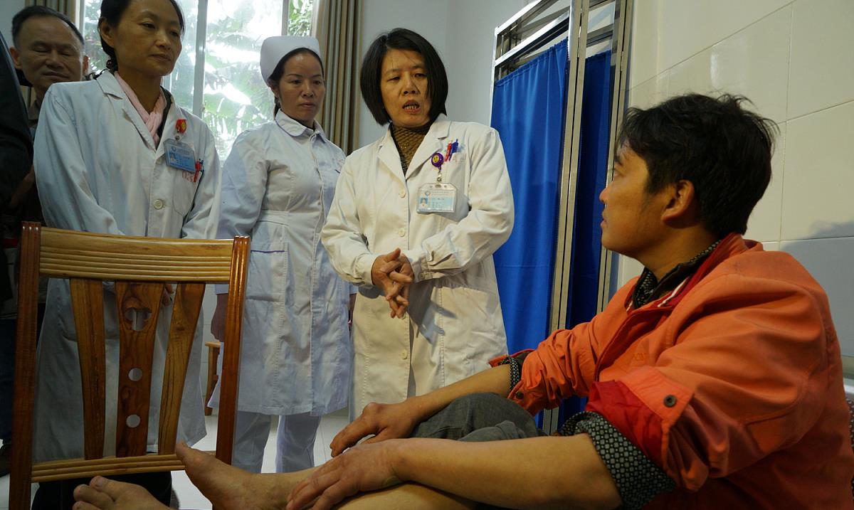 尿酸|尿酸偏高的人,身体或有4个表现,若一条不中,说明尿酸还算稳定