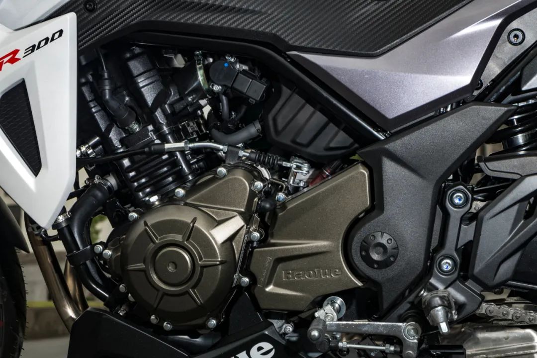 「动力」岂止工艺：豪爵DR300开箱日志，一款世界级水准的街车