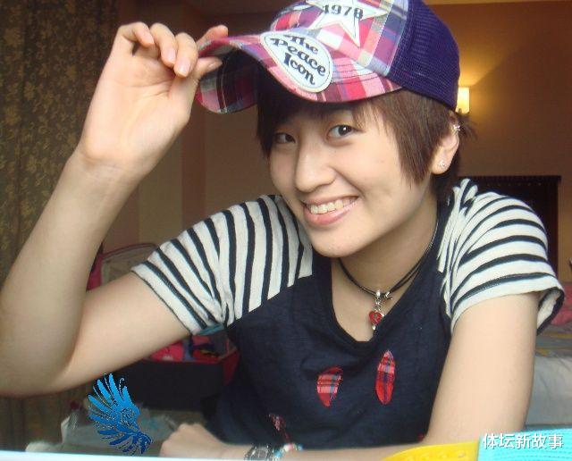 「许昕」她是前女乒队队员，嫁给世界冠军许昕，去年诞下一子，38岁成阔太