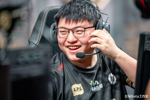 「Uzi」UZI要回归LPL了？知情人爆料：他会以选手身份复出！下半年公布