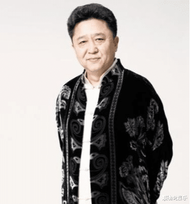 『李卫当官』李卫当官现状:他成德云社二当家,他娶了3个老婆,她成30亿姐