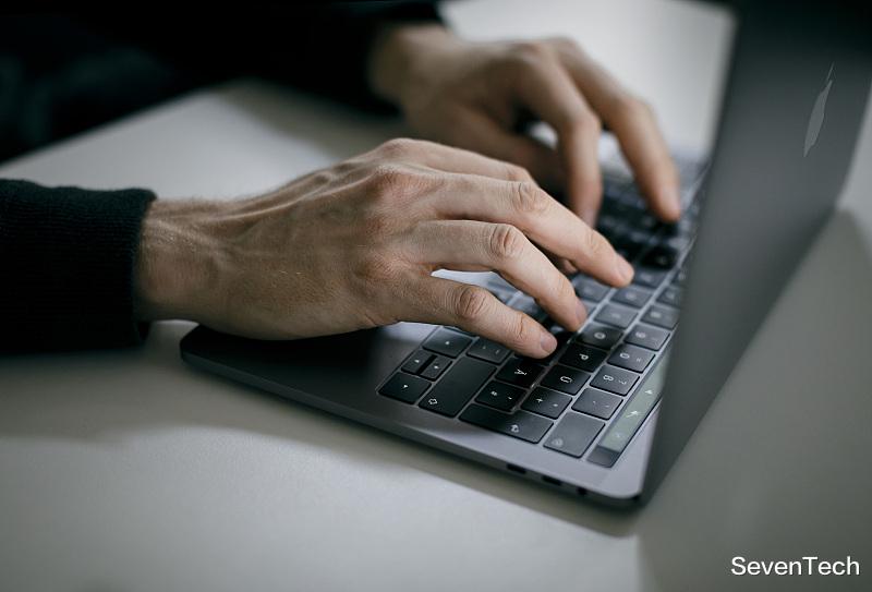 Google|新款MacBook Pro泄露，第三方应用将整合iOS与MacOS