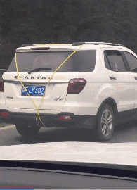 |“女生脚上这个圈圈是干嘛用的?”为了好看吧!哈哈哈...