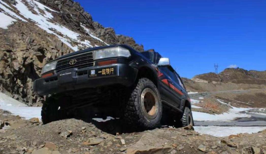 『轮胎』为啥川藏线很多人去滚轮胎?内行人:看见这辆宾利没?滚轮胎赚的