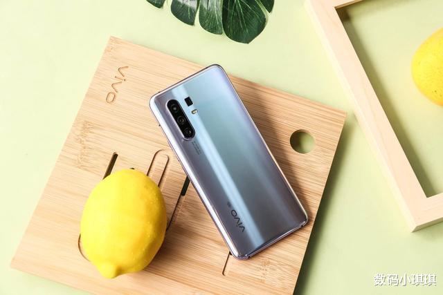 #iphone12#双模5G+60倍变焦，8+128GB直降700元，懂行的老板说价依然高